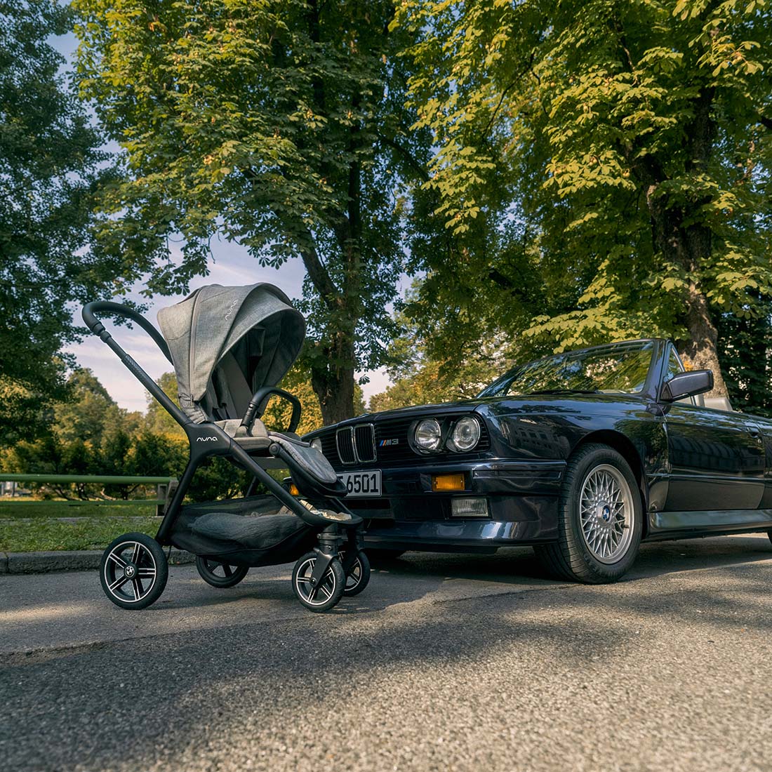 Triv™ Next BMW Collection stroller in Graphene color