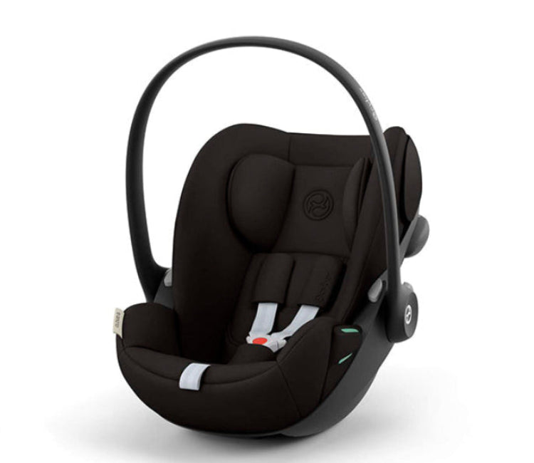 Cloud G i-Size Magic Black infant car seat rearward facing with ergonomic lie-flat position and 180° rotation