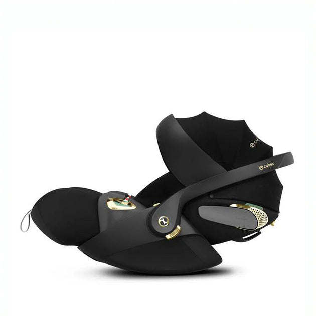 Jeremy Scott Wings Cloud T i-Size infant car seat in black with ergonomic recline and travel system compatibility