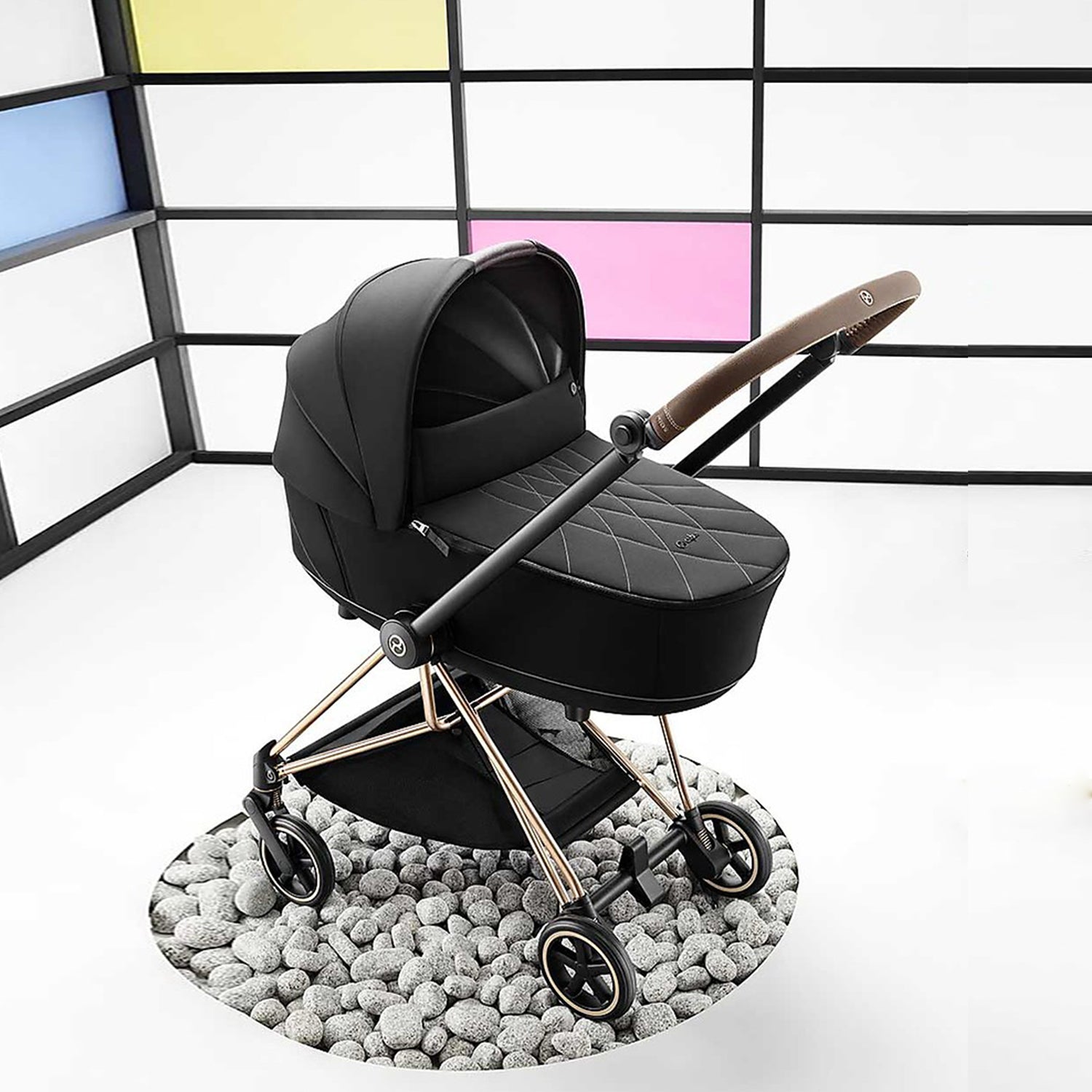 MIOS Chrome Frame with Soho Grey Seat Pack & Black Lite Carry Cot