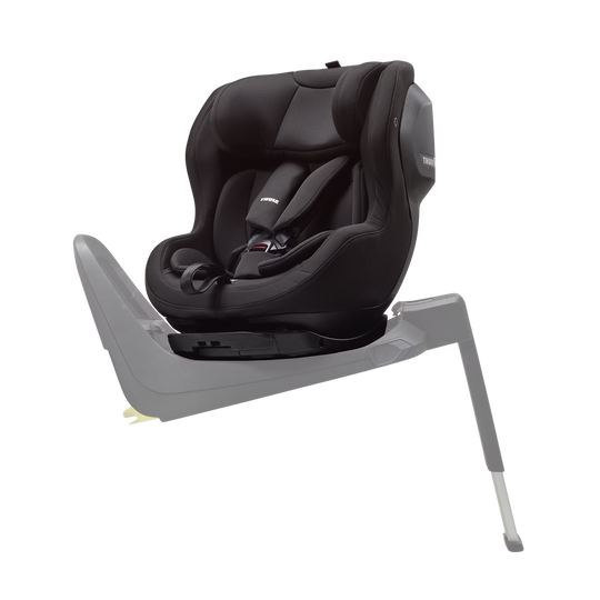 Thule Elm Toddler Car Seat black with impact protection and multi-angle rotation